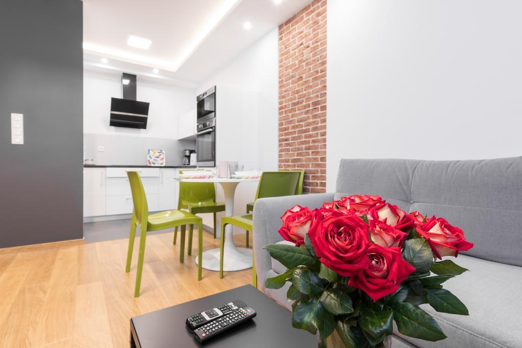 Cityheaven With Parking And Ac Krakau Exterior foto